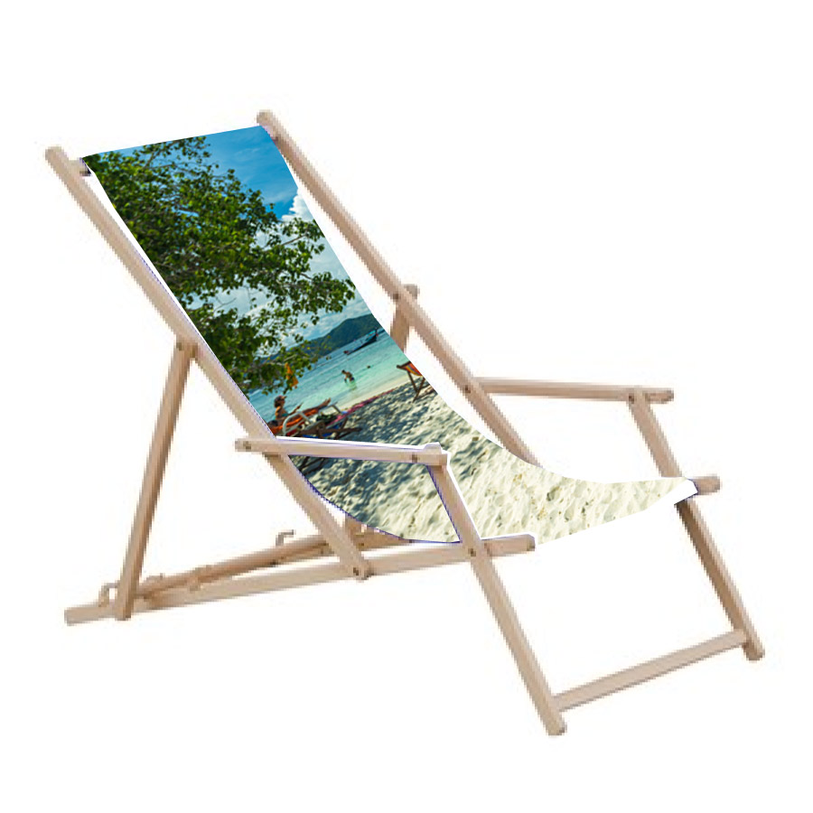Wood sunbed with armrest